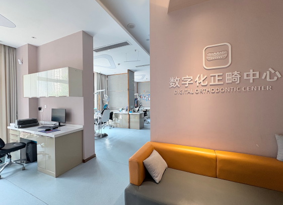 《成都种植牙怎么选？实测5家口腔医院，医生、技术、售后全对比，看完不踩坑》